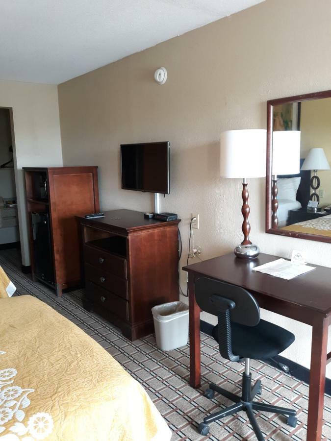 Days Inn By Wyndham Blytheville Zewnętrze zdjęcie